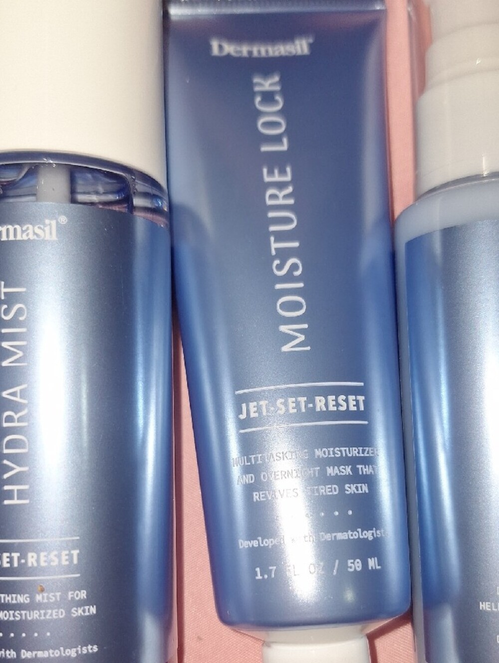 Dermasil Jet-Set-Reset Skincare Set - Picture 4 of 6